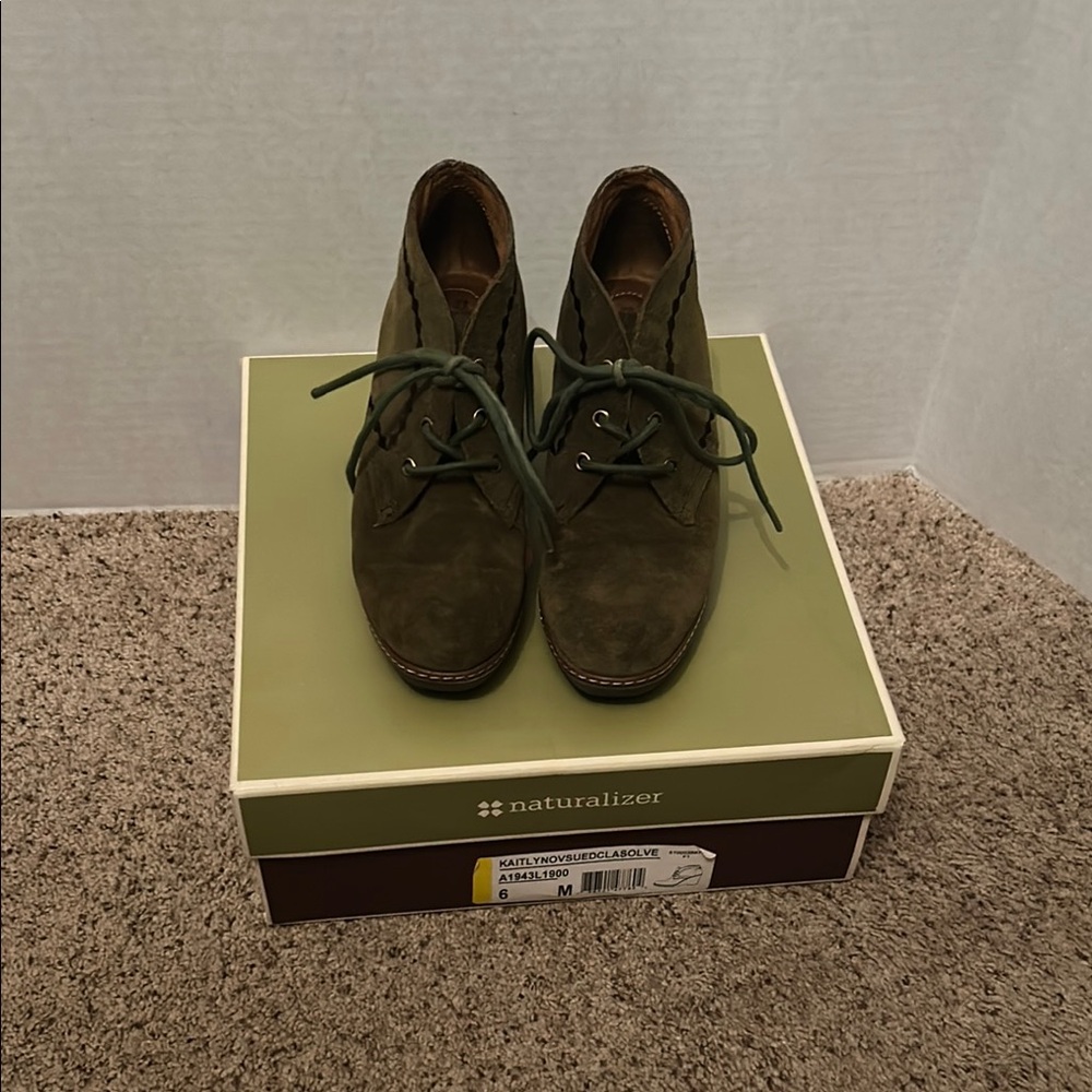 Naturalizer Green Ankle Booties Suede Sophistication